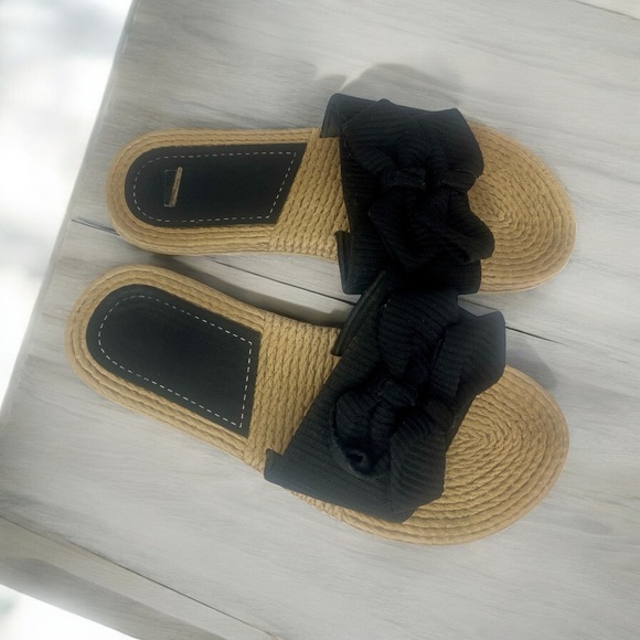 💥Black Bow Sandals – Women’s Size 8 – Cute Summer Style - Picture 3 of 11